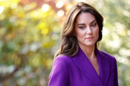 Kate Middleton’s Mother’s Day Photo Gets ‘Altered’ Instagram Label – Hollywood Life